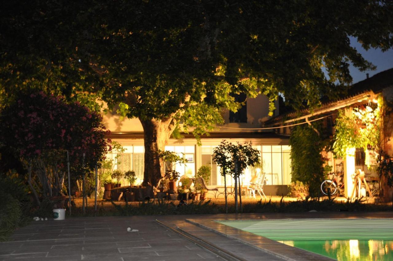 Bed and Breakfast La Ferme De Tonton Jules Et Mame Julia Entraigues-sur-la-Sorgue Exterior foto